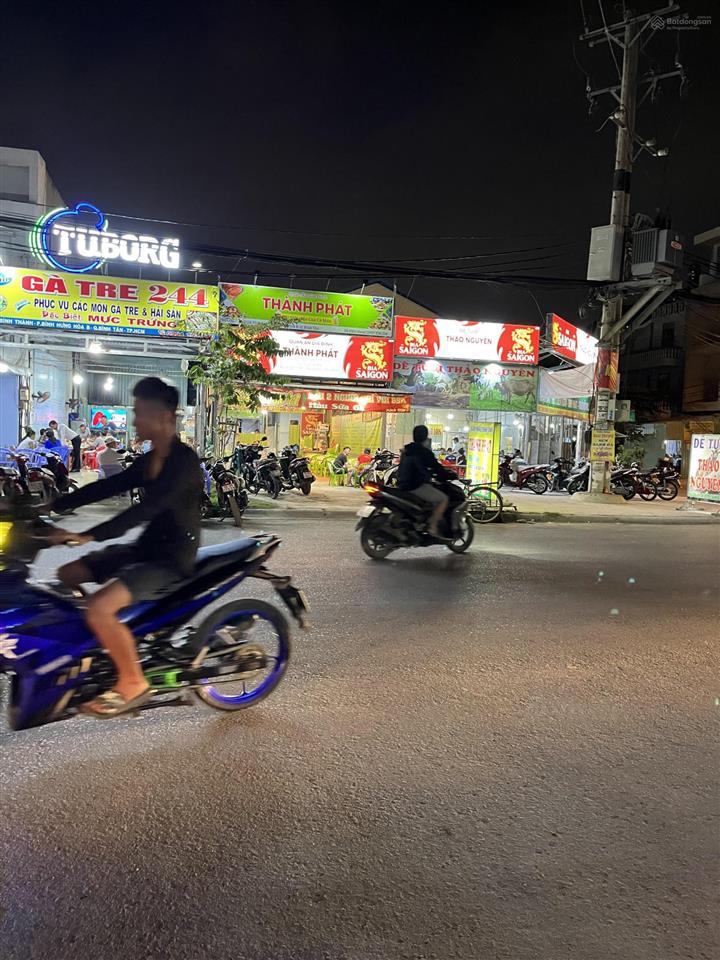 Bán nhà riêng tại bình thành, 12 tỷ, 240m2, view đẹp, bán gấp