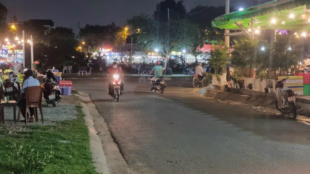 Bán gấp đất tại bình thành, 8,5 tỷ, 85 m2, mặt tiền 5m, đường vào 30m