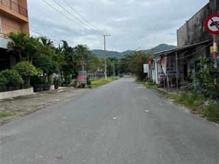 Chủ bán gấp về quê, đất biệt thự vườn, mặt tiền đường nhựa, sổ hồng có sẵn, giá rẻ