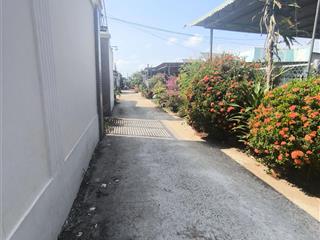 Bán gấp , giá rẻ , vị trí trung tâm , sổ đỏ công chứng ngay, mua xây nhà bao đẹp .