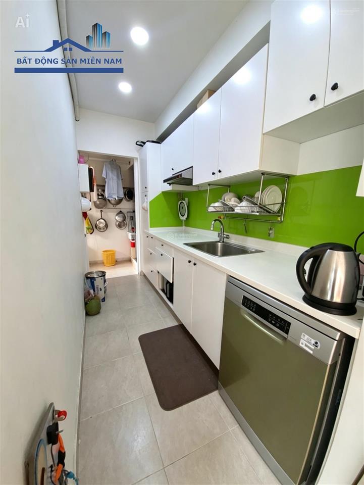 Căn 2pn block mới, bancong hướng đông, nhà đầy đủ nội thất. vị trí đẹp và hiếm căn bán.