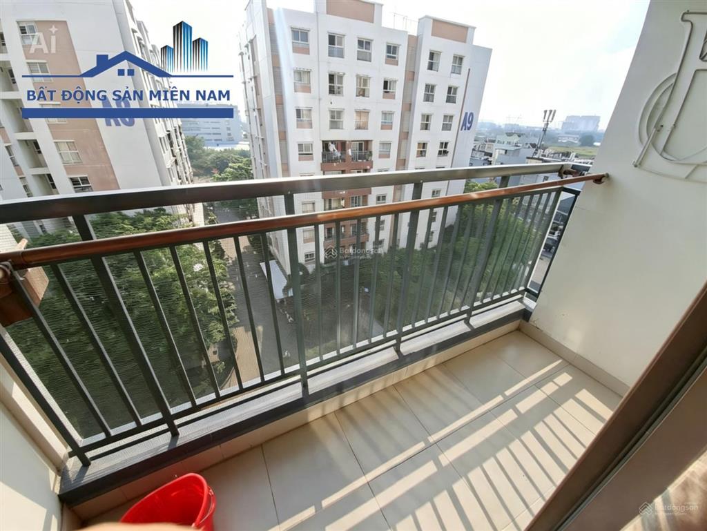 Căn 2pn block mới, bancong hướng đông, nhà đầy đủ nội thất. vị trí đẹp và hiếm căn bán.