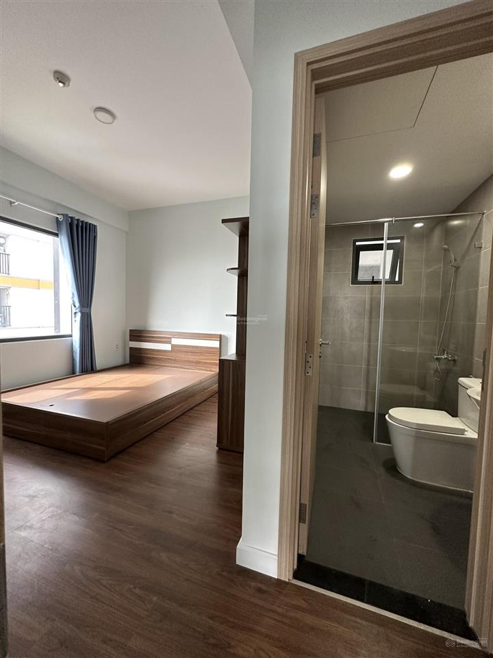 Bán căn 3pn đầy đủ nội thất  bancong hướng đông nam siêu mát