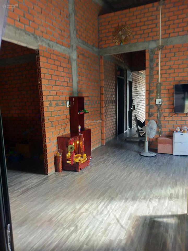 Bán nhà cấp 4 dt 7*34m mặt tiền kinh doanh tỉnh lộ 833, ấp thuận lợi, xã vàm cỏ, hướng tây nam