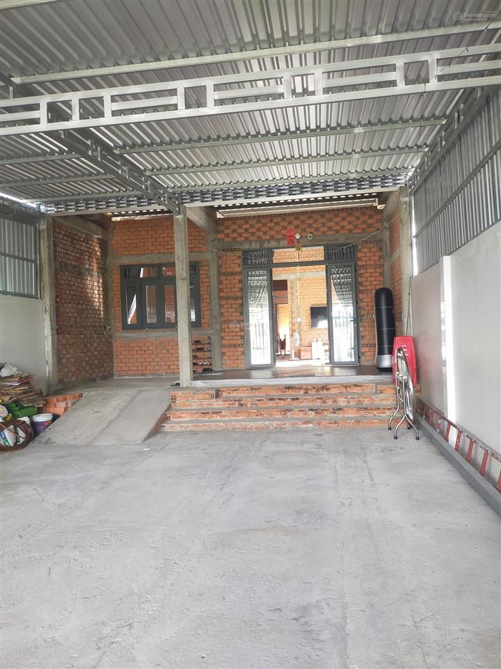 Bán nhà cấp 4 dt 7*34m mặt tiền kinh doanh tỉnh lộ 833, ấp thuận lợi, xã vàm cỏ, hướng tây nam