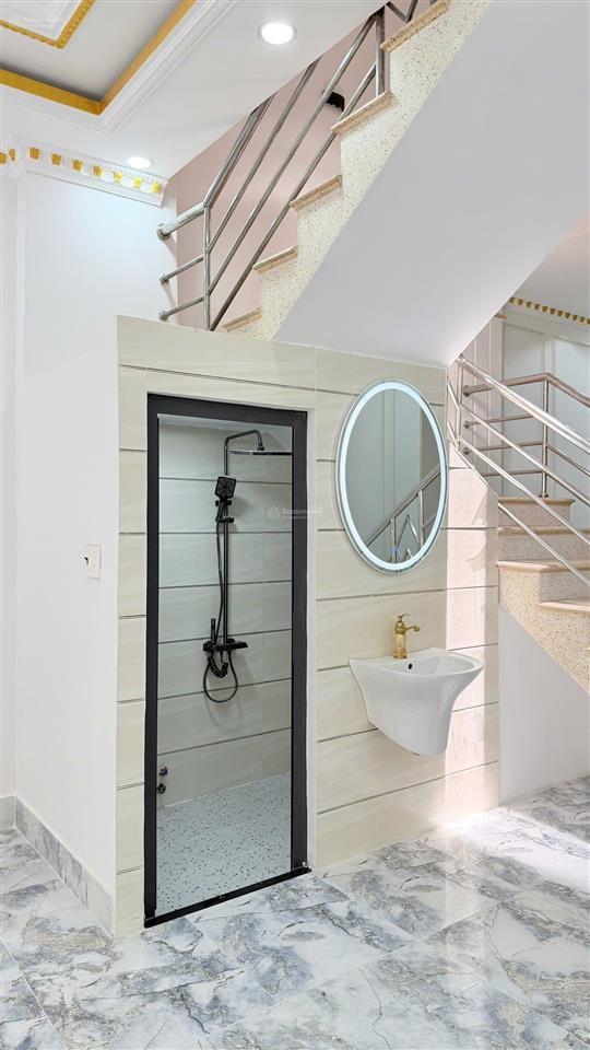 Bán nhà đẹp 3,5 lầu có thang máy, mặt tiền đường số 24 khu tên lửa, dt 4,5*20m