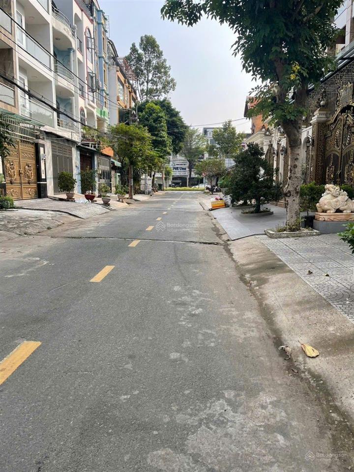 Bán nhà góc 2 mặt tiền kinh doanh đối diện công viên đường 24 khu tên lửa dt 4,5*20m