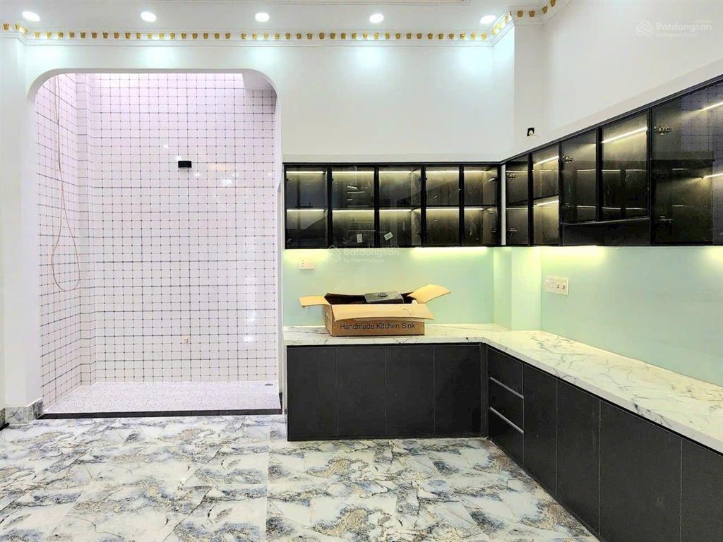 Bán nhà đẹp ở ngay số 114 đường số 7a khu dân cư tên lửa, dt 5*19m, có thang máy