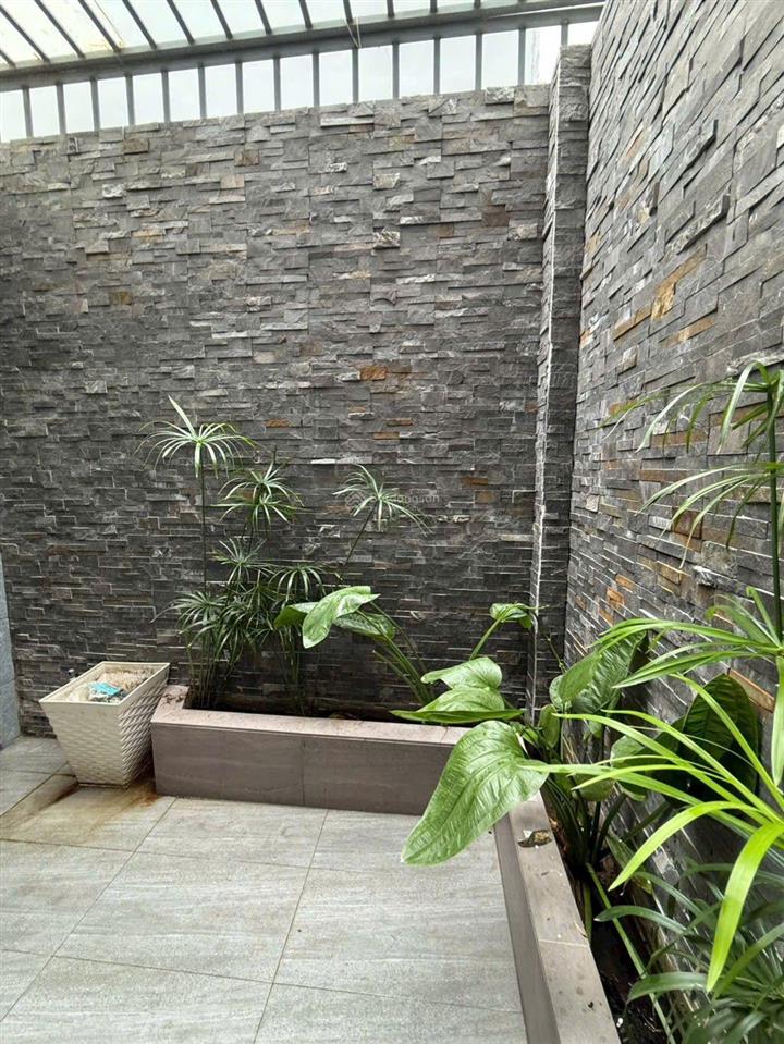 Bán nhà 3,5 lầu đẹp ở ngay mặt tiền đường số 27 khu dân cư tên lửa, dt 4*20m