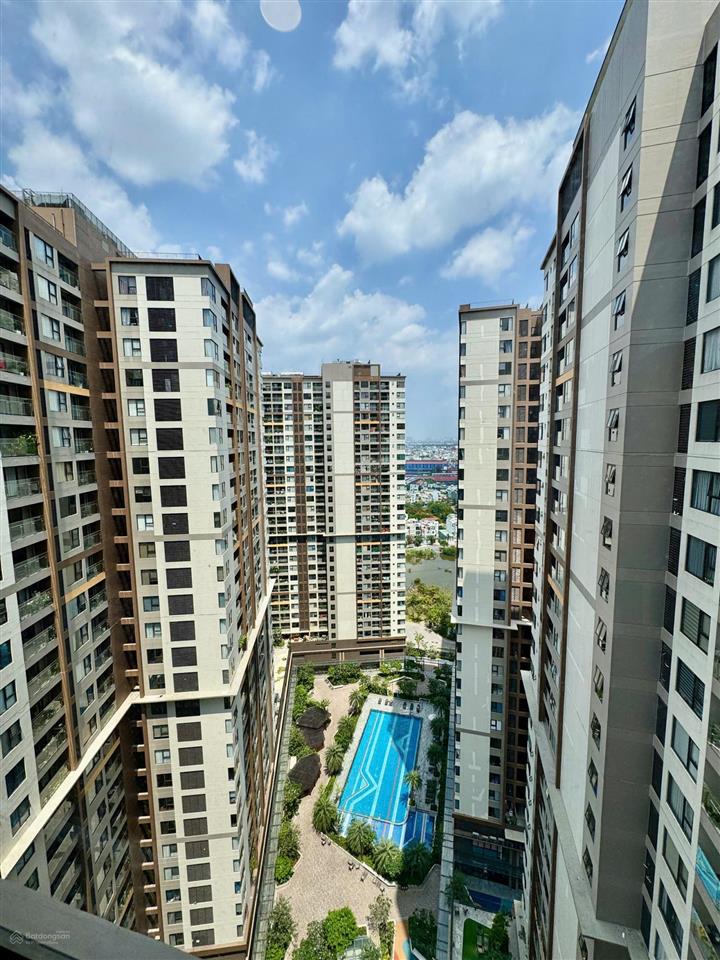 Cần bán nhanh căn hộ 2pn2wcblock akneo view hồ bơi chỉ 4,5tỷ block ak7 view ngoại khu giá 4.65 tỷ