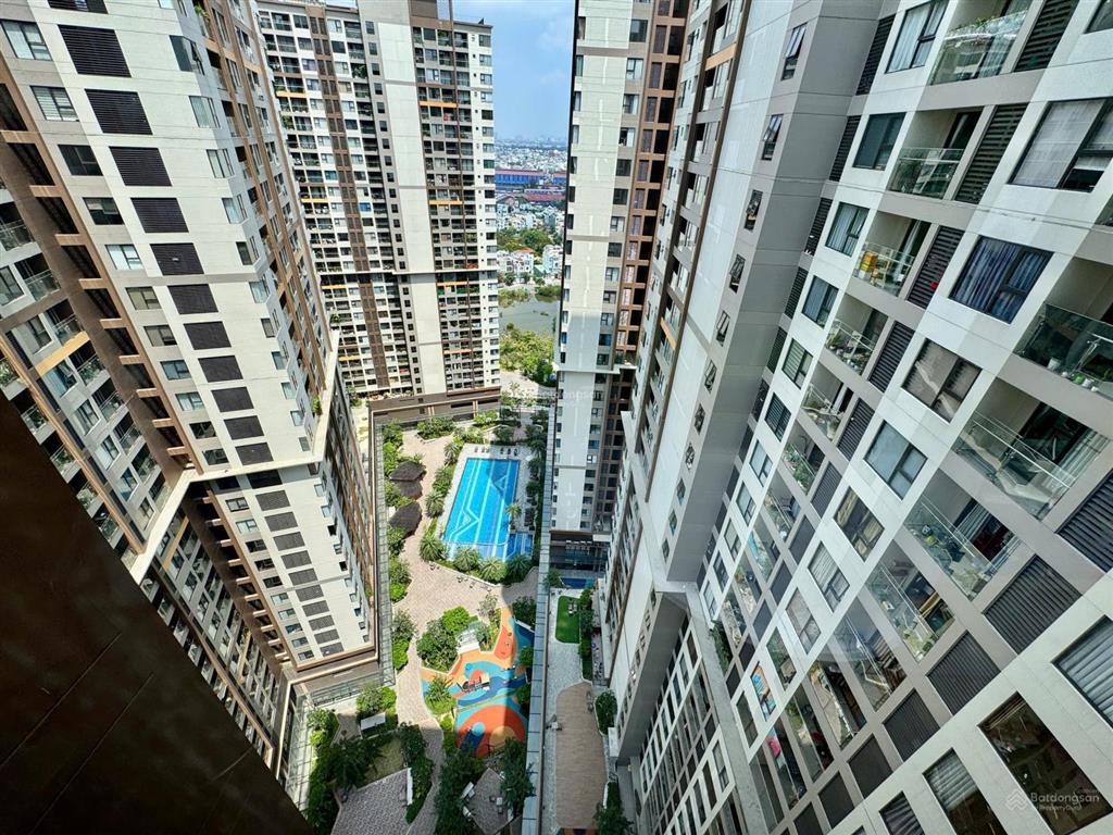 Cần bán nhanh căn hộ 2pn2wcblock akneo view hồ bơi chỉ 4,5tỷ block ak7 view ngoại khu giá 4.65 tỷ