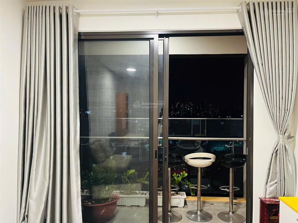 Cho thuê căn hộ 2pn, 2wc có nội thất  akari phase 2  view quận 1  giá chỉ 12 tr/tháng