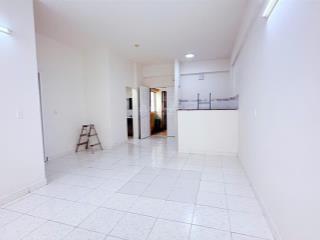 Chính chủ bán căn hộ sổ hồng lâu dài, 2 tỷ 650.  0908 582 ***