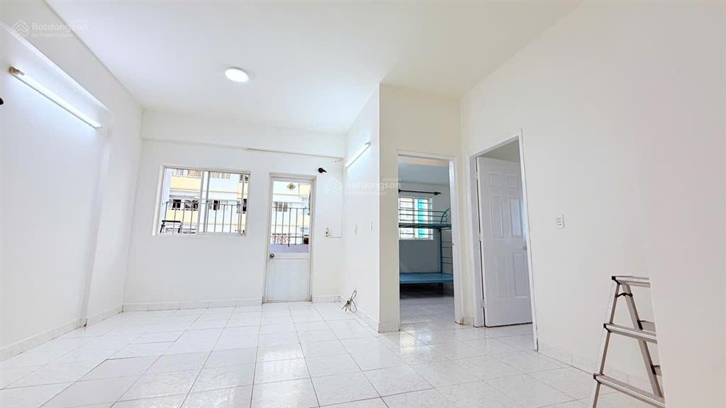 Chính chủ bán căn hộ sổ hồng lâu dài, 2 tỷ 650.  0908 582 ***