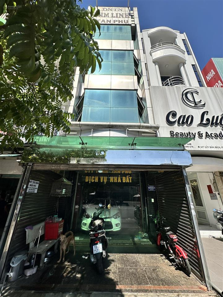 Mặt tiền kinh doanh, 4 tầng, ngang 4 x 30 m