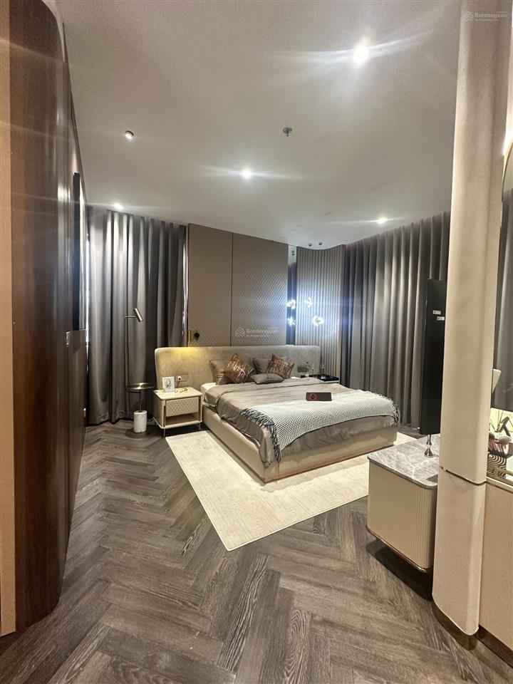 Bán căn góc tầng trung view sông grand manhattan, quận 1, tp.hcm, 17 tỷ, 83m2, dòng tiền 499tr/năm