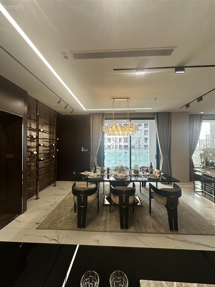 Bán căn góc tầng trung view sông grand manhattan, quận 1, tp.hcm, 17 tỷ, 83m2, dòng tiền 499tr/năm