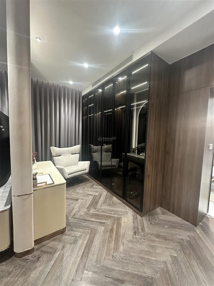 Bán căn góc tầng trung view sông grand manhattan, quận 1, tp.hcm, 17 tỷ, 83m2, dòng tiền 499tr/năm