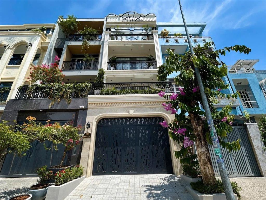 Nhà phố khu dân cư hiện đại đông đúc giáp phú mỹ hưng 1 cây cầu, 4 tầng full nội thất giá 45tr