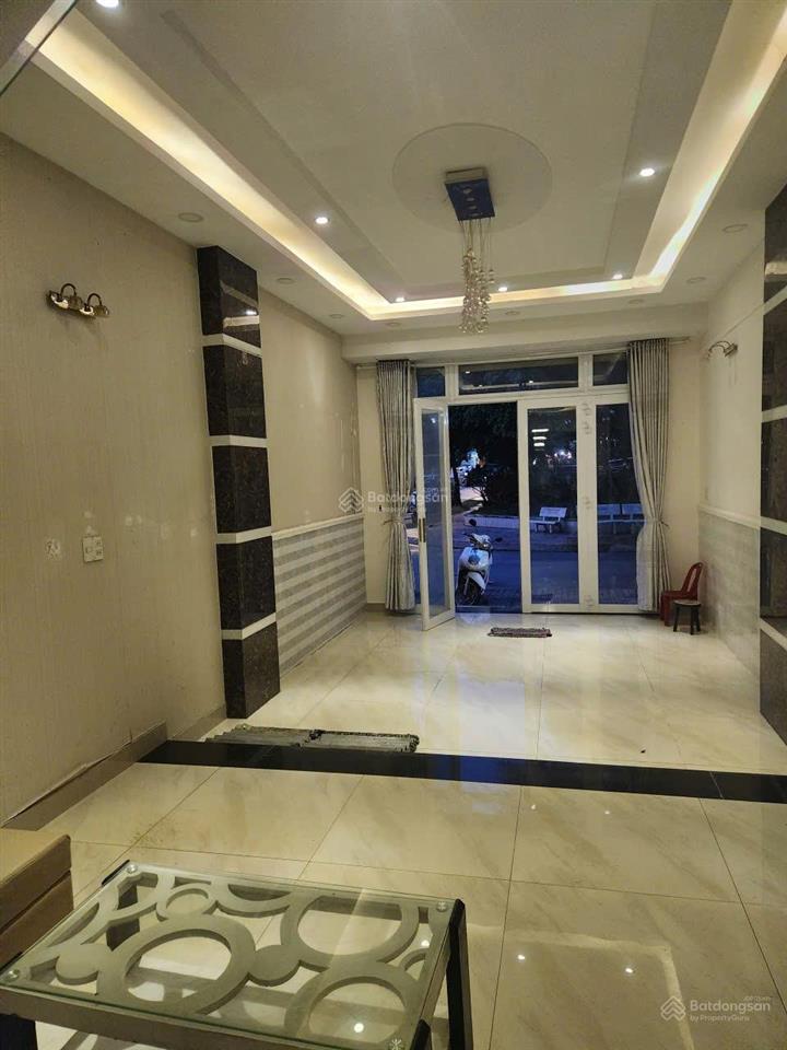 Cho thuê nhà phố 4 tầng đối diện cc belleza  lô b  phạm hữu lầu  20 triệu, 72 m2, có 6pn
