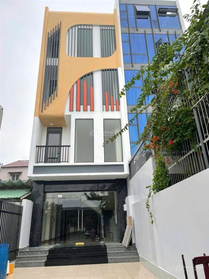 Cho thuê nhà phố building 5 tầng có 9 phòng ngủ, hoàng quốc việt  phú mỹ hưng, 45 triệu, 125 m2