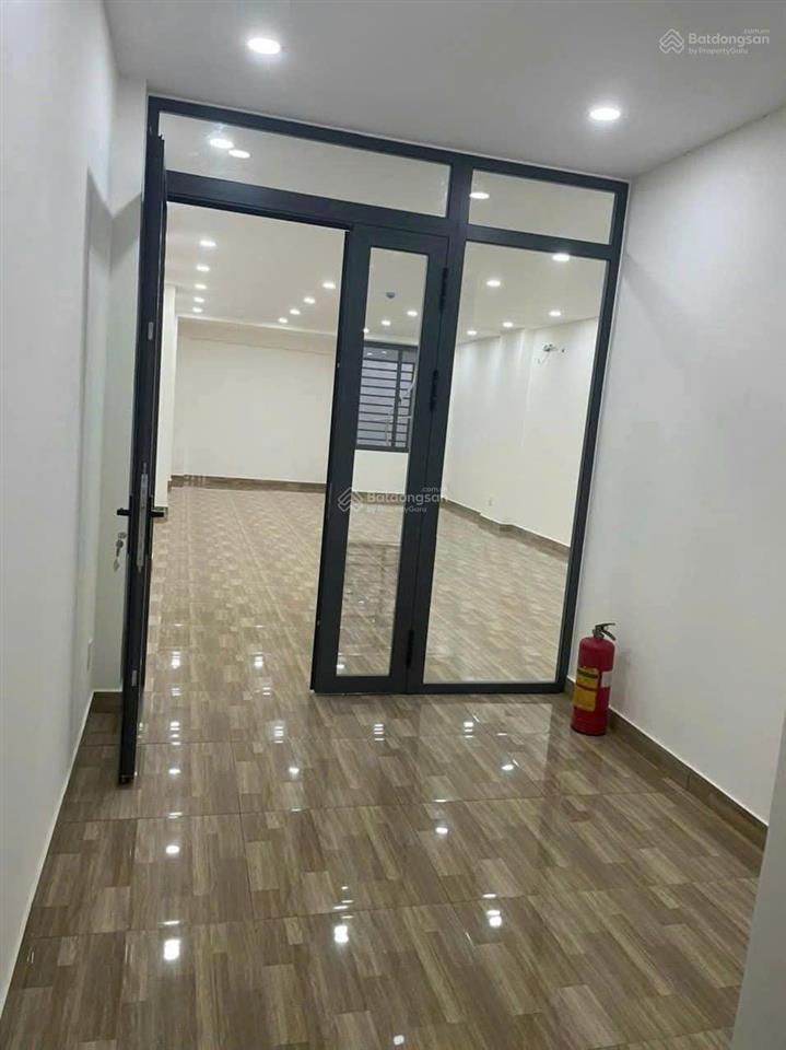 Cho thuê nhà phố building 5 tầng có 9 phòng ngủ, hoàng quốc việt  phú mỹ hưng, 45 triệu, 125 m2