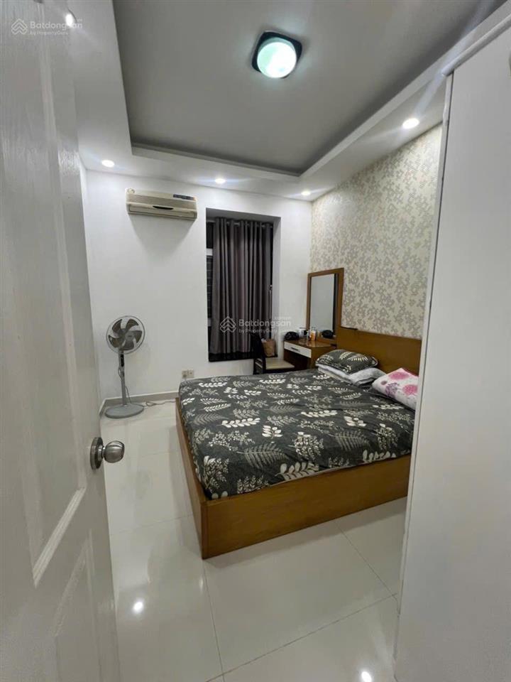 Bán cc sky garden phú mỹ hưng, 4,2 tỷ, 71m2, 2pn, 2wc, q7, nhà nguyên bản có thể design theo ý