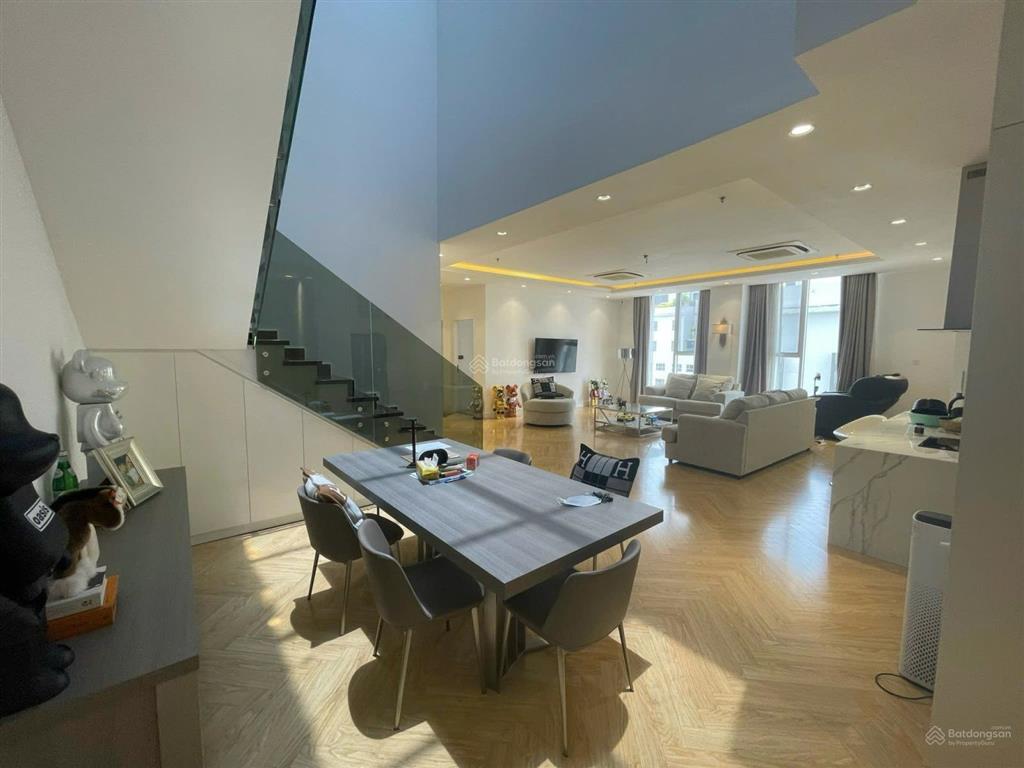 Bán penthouse có sân vườn sunrise city  lotte mart quận 7, 284m2 giá 19 tỷ, nội thất, 0936 889 ***
