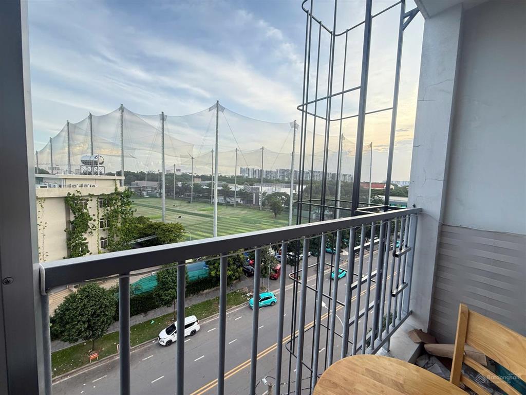 Tôi chính chủ cho thuê chdv 2 phòng ngủ, ban công sân golf aeon