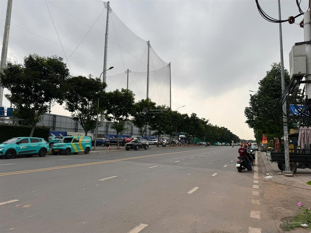 Tôi chính chủ cho thuê chdv 2 phòng ngủ, ban công sân golf aeon