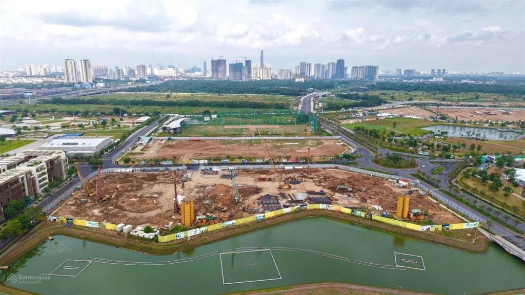 Bán căn góc 3pn view kênh đào nhạc nước đẹp nhất căn hộ masteri cosmo central.  0975 467 ***