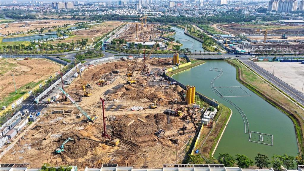 Mở bán phân khu ct3 căn hộ masteri cosmo central ngay kênh đào view landmark 81.  0975 467 ***