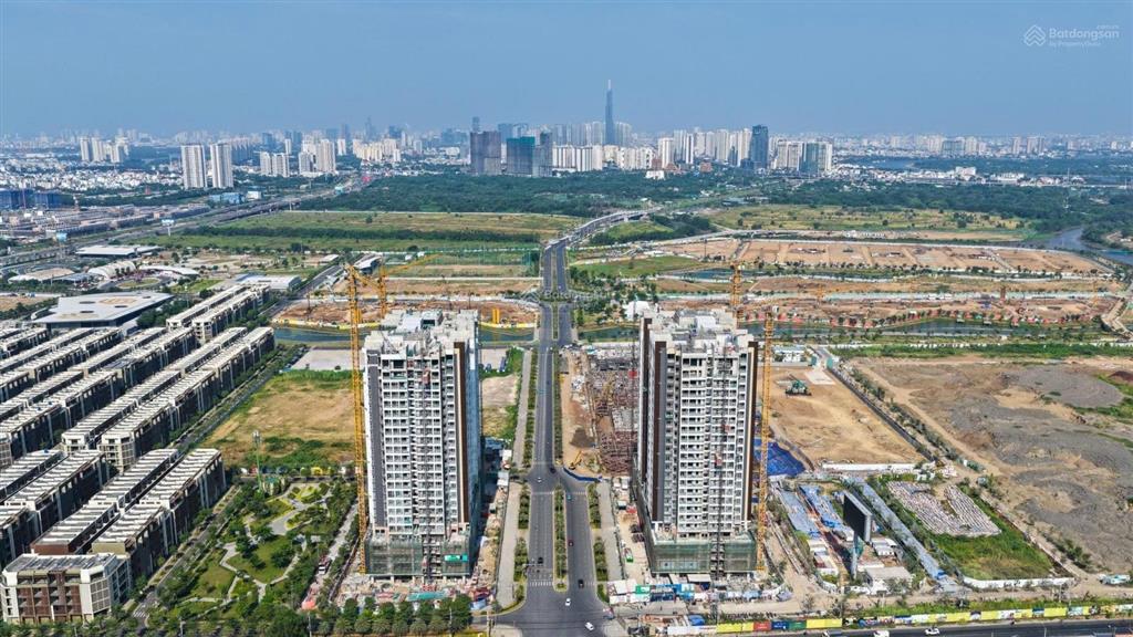 Mở bán phân khu ct3 căn hộ masteri cosmo central ngay kênh đào view landmark 81.  0975 467 ***