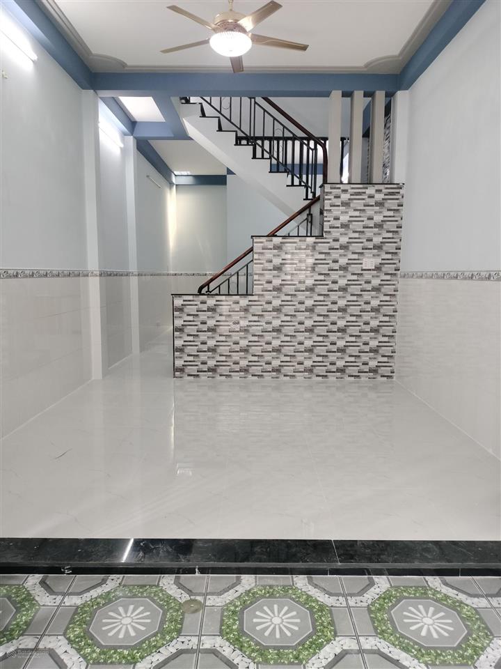 Bán nhà 2/ vĩnh lộc gần chợ ấp 5 vĩnh lộc b bình chánh 1 lầu 4x13,5m 2pn 1 tỷ 890tr shcc