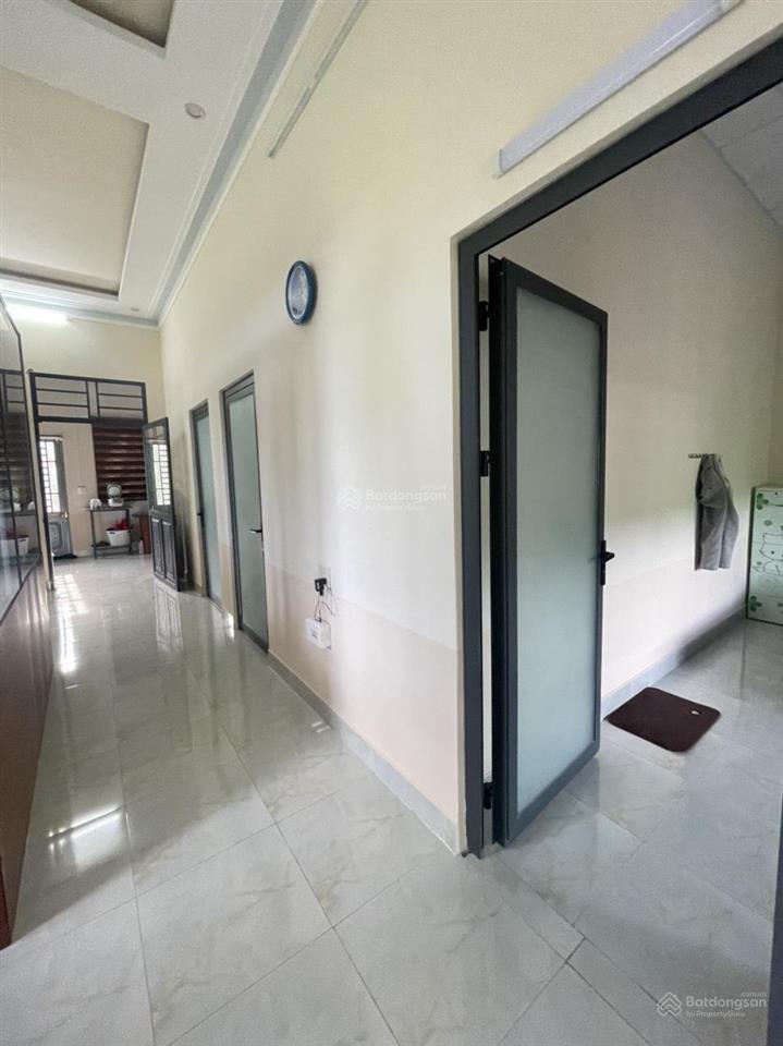 Cần bán căn biệt thự sân vườn rất đẹp đối diện ubnd phường 3 tp bảo lộc 540m2, giá 2 tỷ 900tr