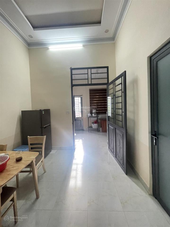 Cần bán căn biệt thự sân vườn rất đẹp đối diện ubnd phường 3 tp bảo lộc 540m2, giá 2 tỷ 900tr