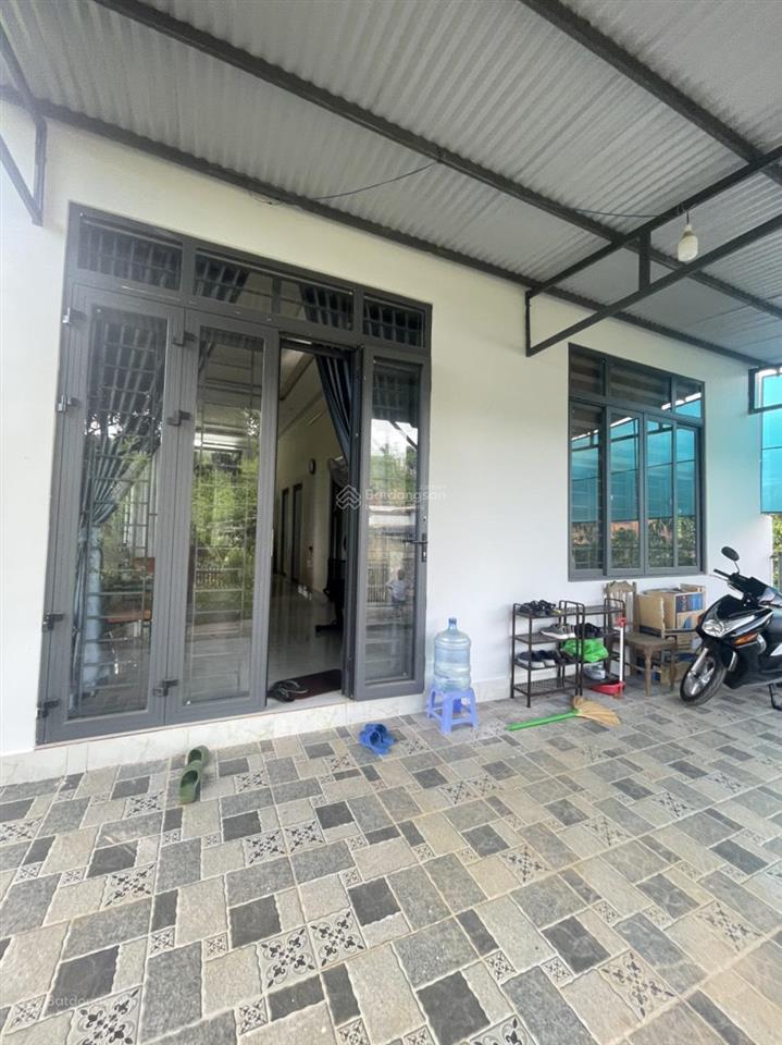 Cần bán căn biệt thự sân vườn rất đẹp đối diện ubnd phường 3 tp bảo lộc 540m2, giá 2 tỷ 900tr