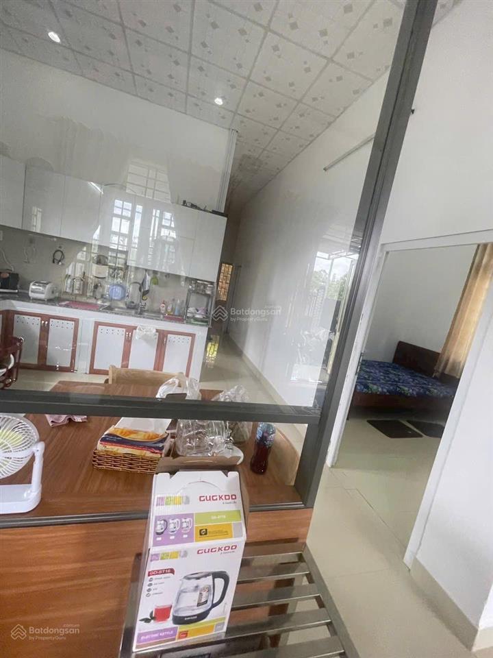 Cần bán căn biệt thự sân vườn rất đẹp đối diện ubnd phường 3 tp bảo lộc 540m2, giá 2 tỷ 900tr