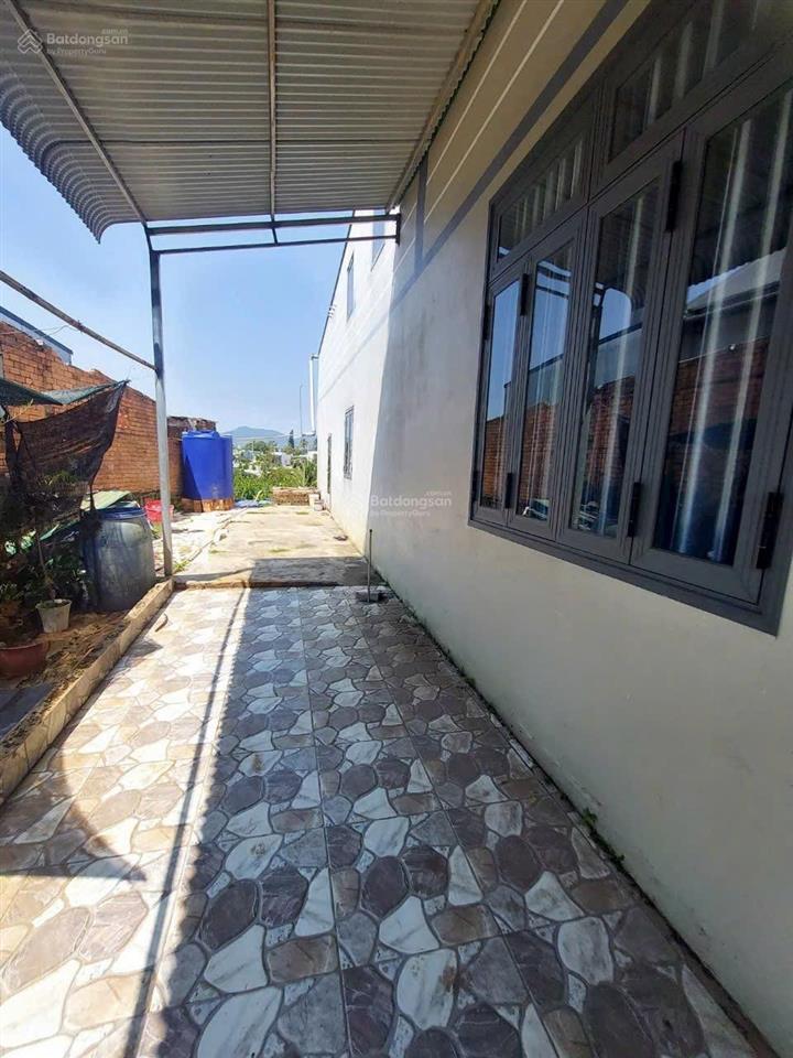 Hạ từ 3,2 tỷ xuống còn 2,2 tỷ căn nhà mới tinh cách trần phú 50m