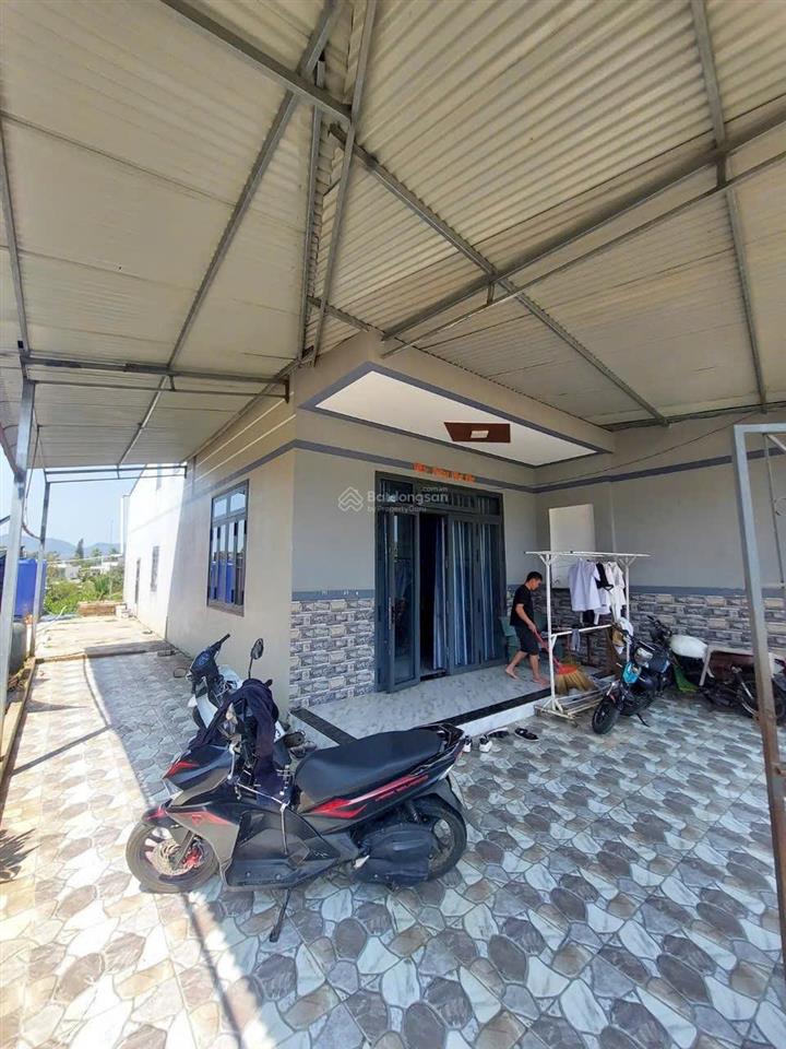 Hạ từ 3,2 tỷ xuống còn 2,2 tỷ căn nhà mới tinh cách trần phú 50m