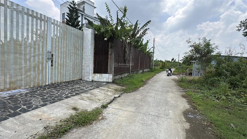 Bán trang trại khu nghỉ dưỡng tại khu phố 3, lê khả phiêu, 6,8 tỷ, 2100m2, chính chủ giá tốt