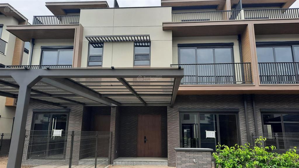 Nhà phố izumi city giai đoạn 1 đã có sổ hồng  6x18,5m  công chứng ngay, liền kề cầu đồng nai 2