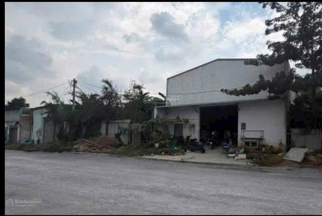 Bán nhà xưởng mt kênh tham lương 12 x 41m, trước giá 30 tỷ tl, nay giảm giá còn 23 tỷ có tl.