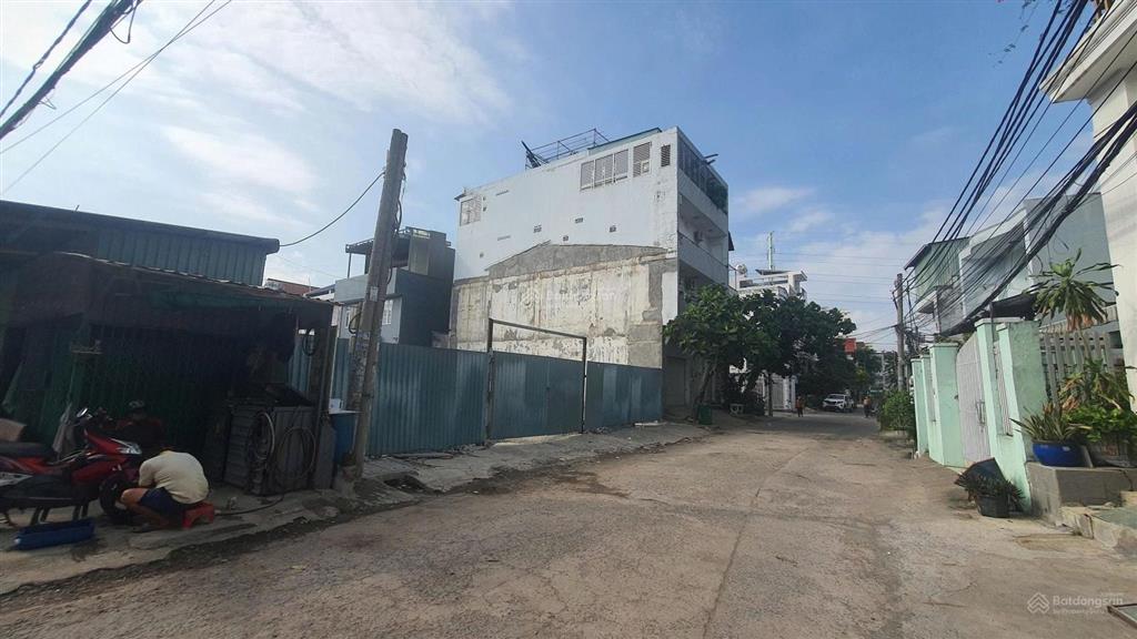 Bán nền 4 x18 kdc vinh quang f16 q8.cũ.( bình phú) mới .