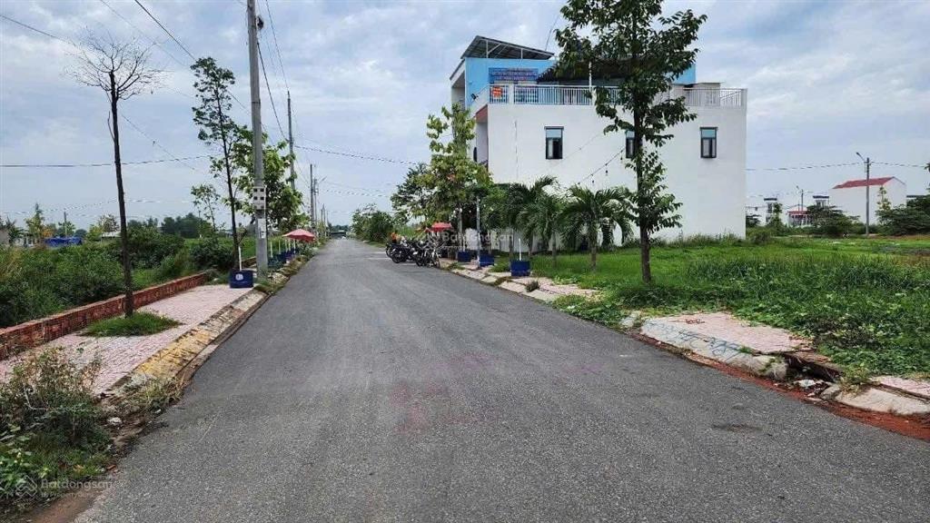 Chính chủ bán gấp kdc tân mỹ 4,5x18,5=83m2 dân cư đông đúc sát bên ql50. giá chỉ 950triệu