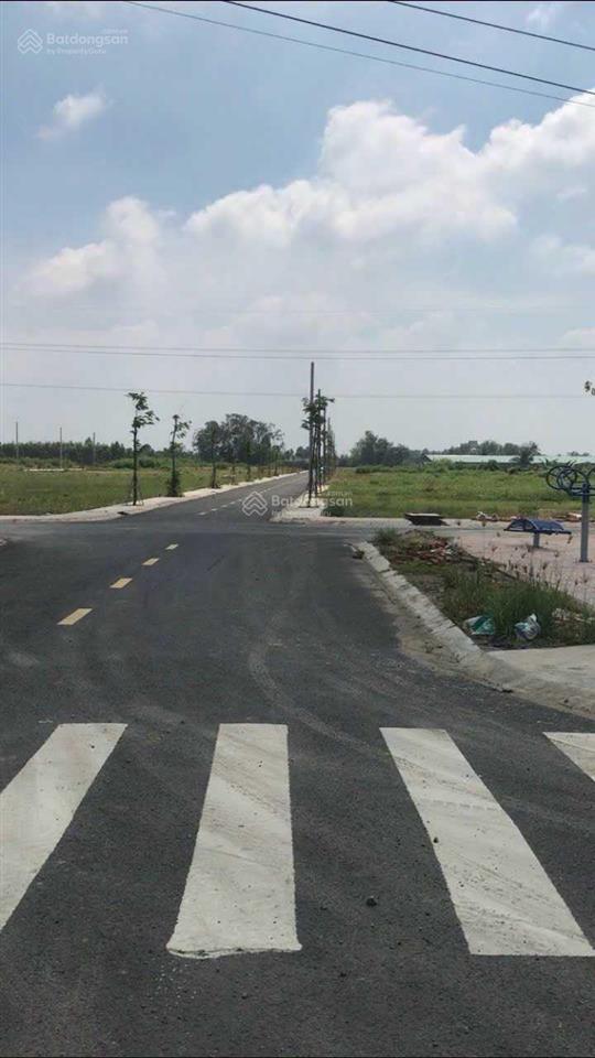 Bán lỗ 300 triệu đất ngay công an huyện cần đước  long an chỉ 899 triệu/91m2, shr
