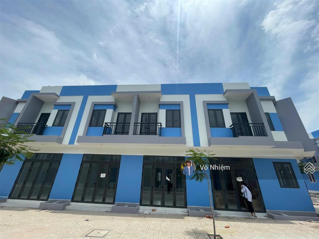 Bán nhà liền kề 1 trệt 1 lầu tại khu đô thị mới nam phan thiết, 800 triệu, 78m2, nhà sẵn giao ngay
