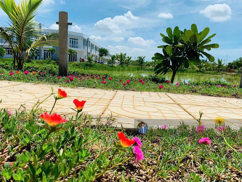 Khu đô thị mới nam phan thiết  nhà phố 1 trệt 1 lầu full chi phí. nhà hoàn thiện sẵn