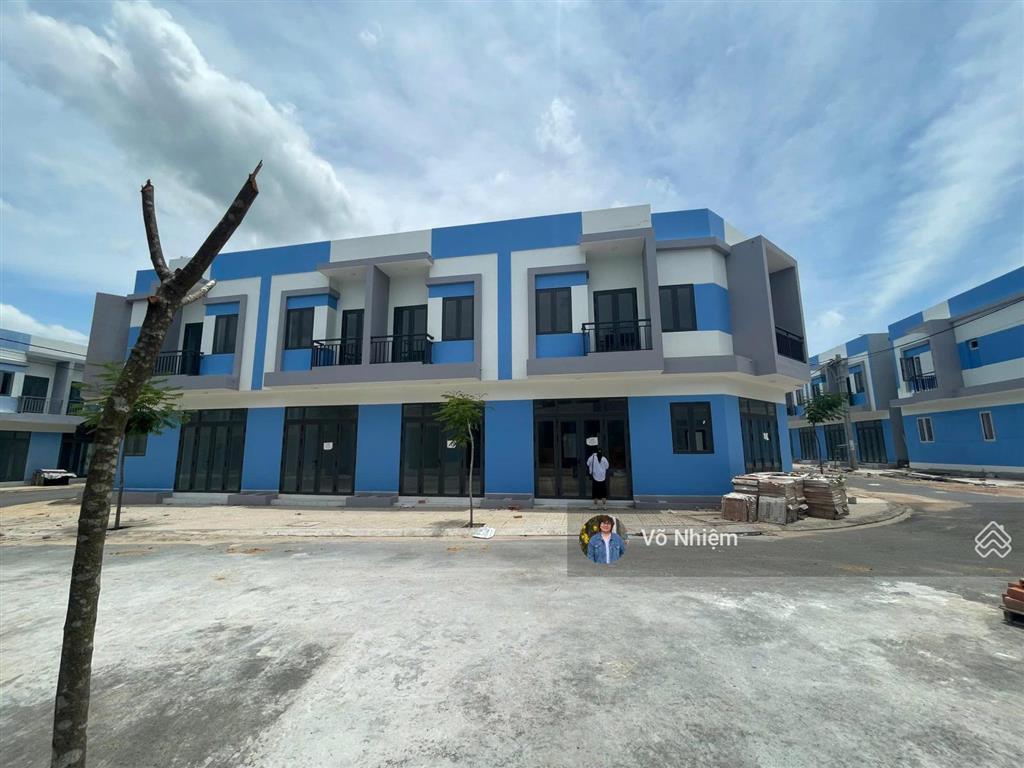 Bán nhà 1 trệt 1 lầu, nhà sẵn mới 100% tại khu đô thị mới nam phan thiết, 800 triệu, 78m2