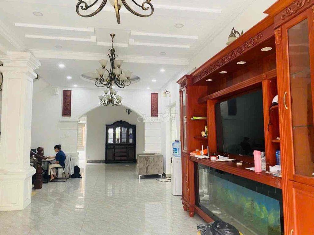 Cho Thuê Biệt Thự Đẹp Full Nội Thất Gần Aeon Mall Bình Tân